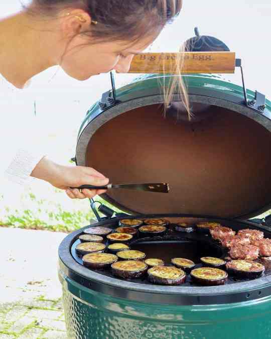 Flat Top Griddle Grill for Green Egg - Grand Alfresco