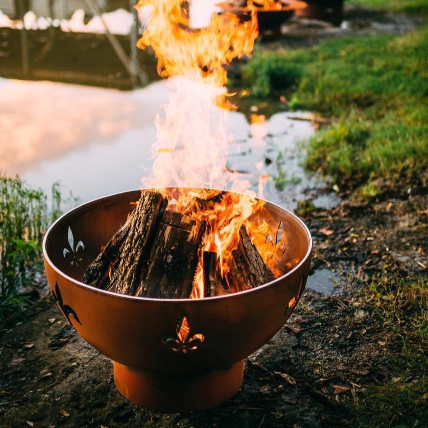 Fleur de Lis Fire Pit - Grand Alfresco