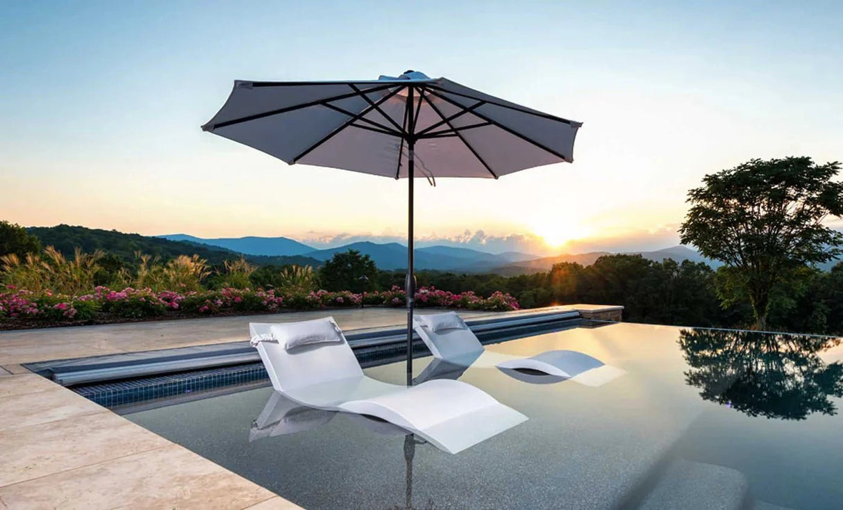 Ledge Lounger Signature Chaise - Grand Alfresco