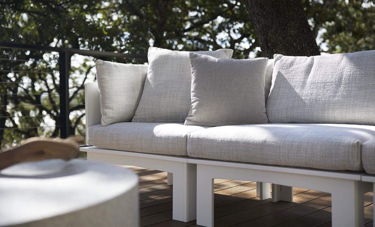 Ledge Loungers Mainstay Sectional Relaxed Right Corner - Grand Alfresco